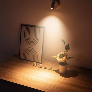 Applique led ricaricabile orientabile calamitato tecnologia cct touch