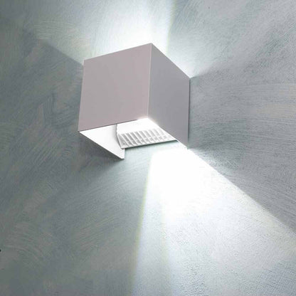 Applique da parete 52 led 22 watt per esterno impermeabile IP65 luce doppia emissione luminosa UP & DOWN luce fredda 6500k naturale 4000k calda 3000k