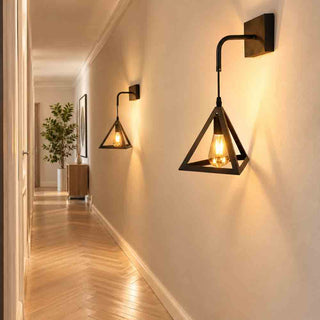 Applique da parete pendente a forma di triangolo 3D stile minimal E27