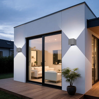 Applique a parete LED tecnologia CCT 12 W doppia emissione luce IP65