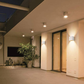 Applique a parete LED tecnologia CCT 12 W doppia emissione luce IP65