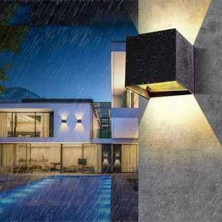 Applique a parete LED tecnologia CCT 12 W doppia emissione luce IP65