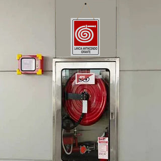 Cartello lancia antincendio idrante in legno 20x30 cm con corda