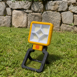 Faretto a led con ricarica solare e USB luce da campeggio CCT