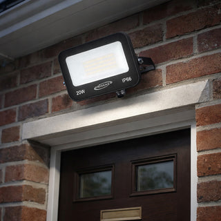 Faro led slim nero 20 watt tecnologia switch CCT IP66 per esterno