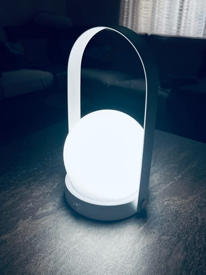 Lampada a led da tavolo ricaricabile portatile lume da comodino tre colorazione di luce calda fredda e naturale